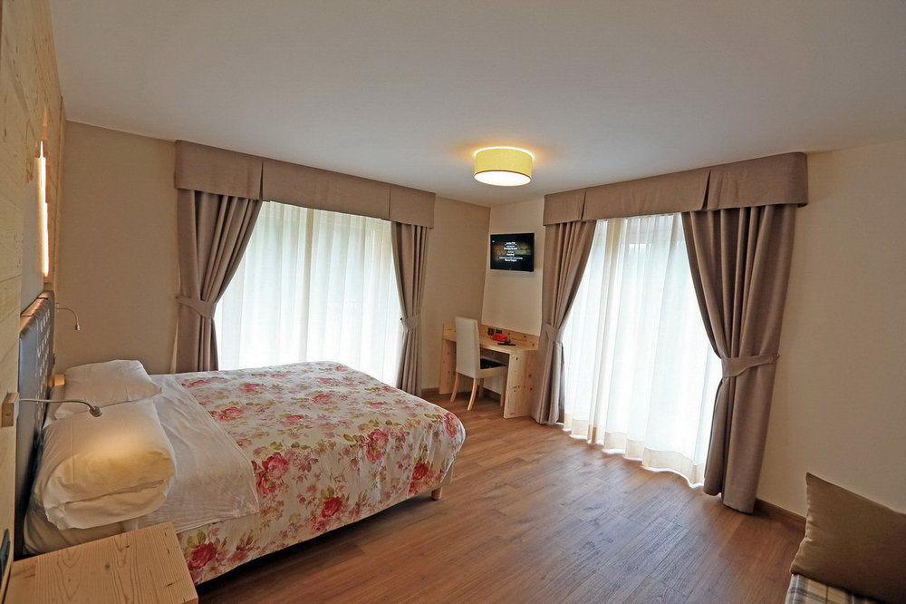 Hotel San Giovanni Виго ди Фаса Екстериор снимка