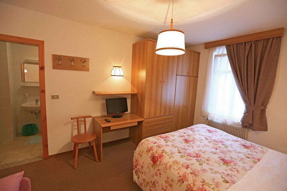 Hotel San Giovanni Виго ди Фаса Екстериор снимка