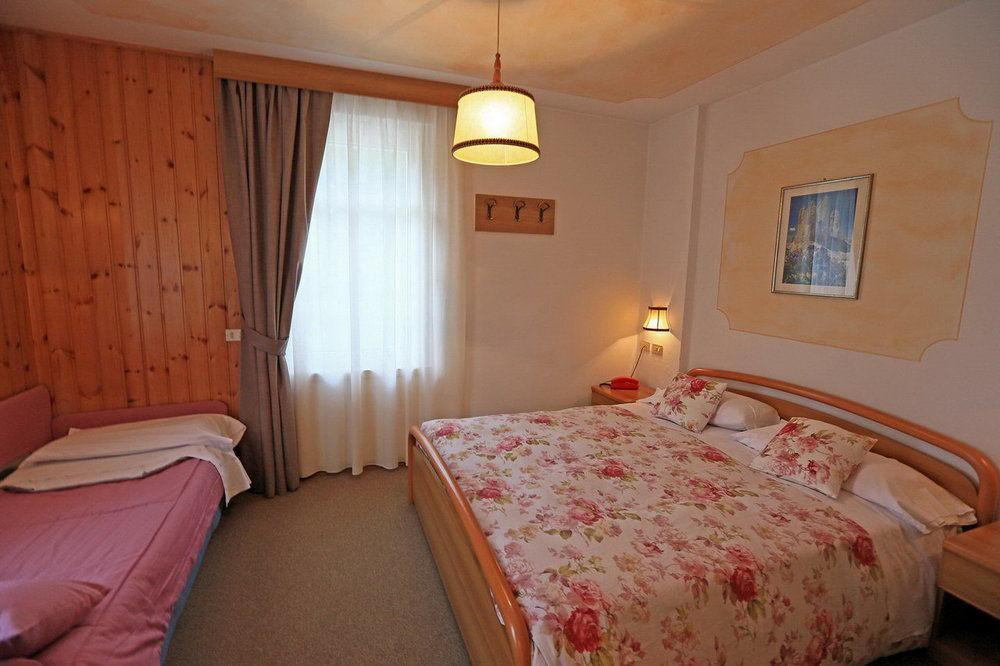 Hotel San Giovanni Виго ди Фаса Екстериор снимка