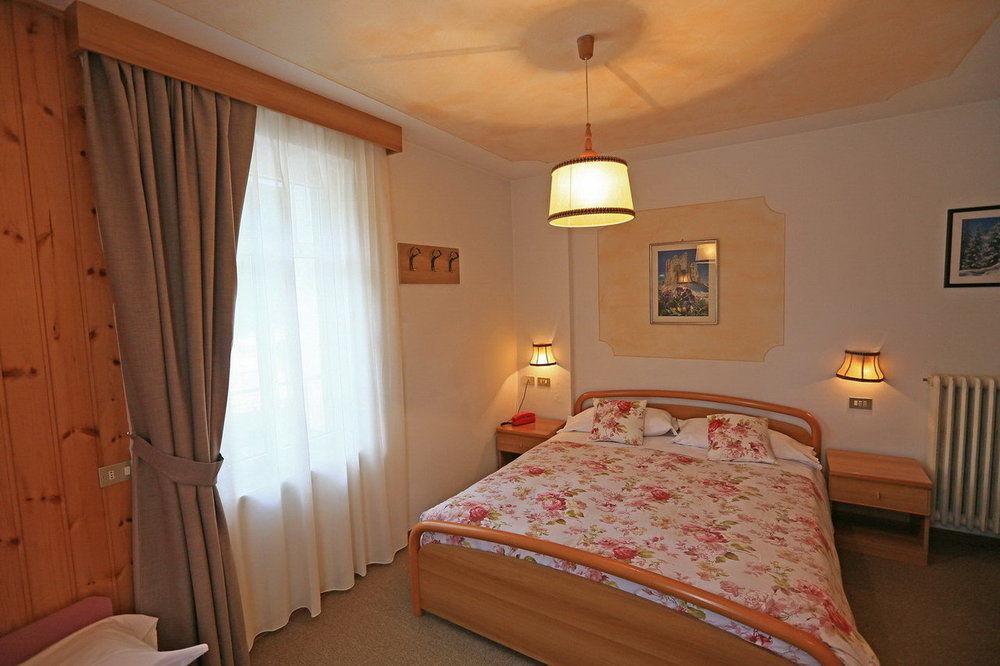 Hotel San Giovanni Виго ди Фаса Екстериор снимка