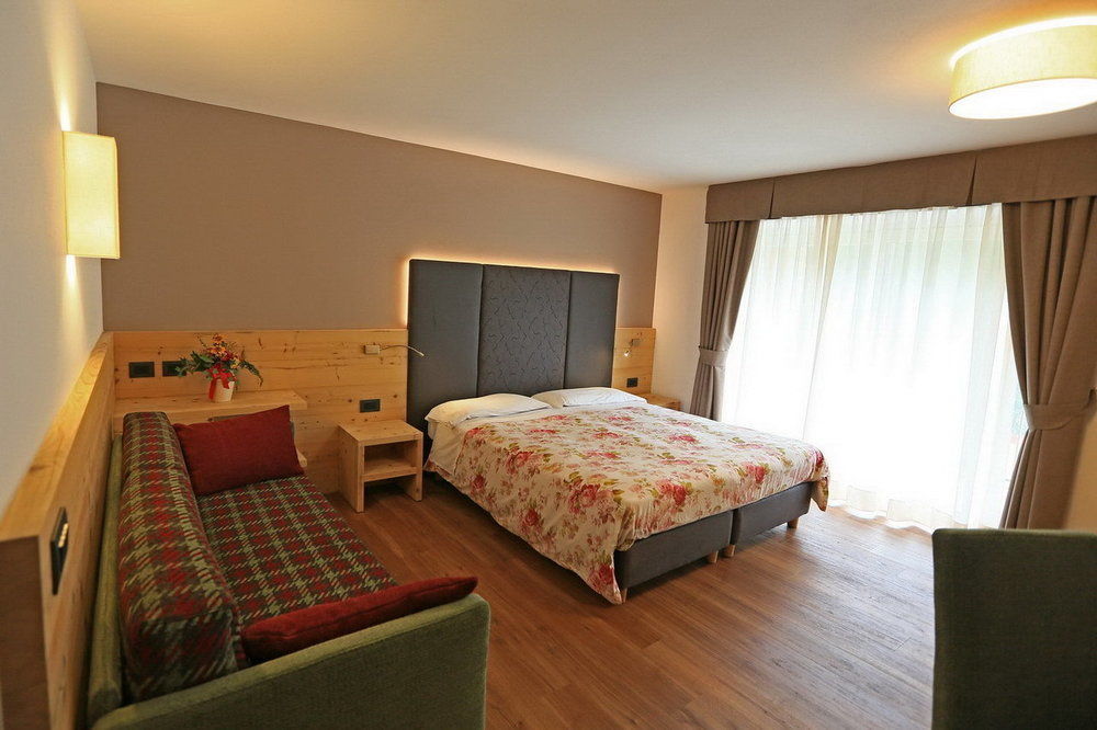 Hotel San Giovanni Виго ди Фаса Екстериор снимка